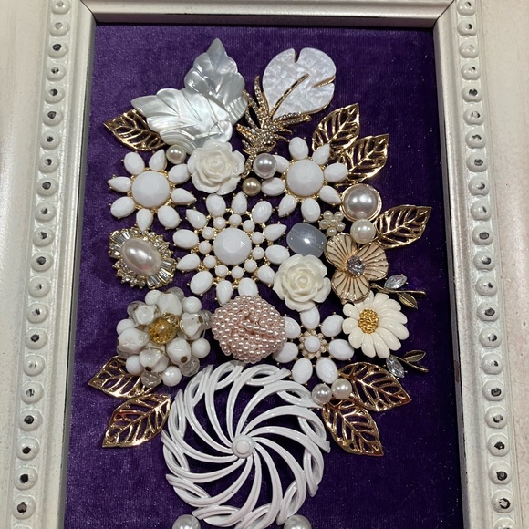 ORIGINAL JEWELRY ART COLLAGE. UNIQUE HANDMADE OOAK GIFT 💝 IDEA. IN CREAM/PURPLE - Picture 4 of 16